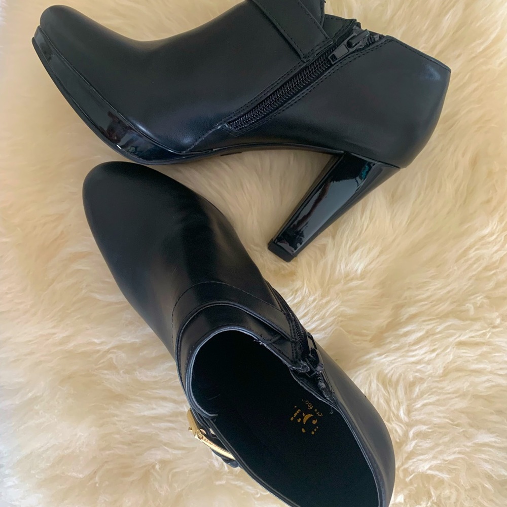 Black heeled booties